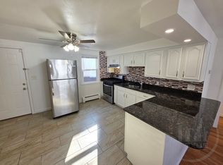 1 Samoset Ave 2b/1b Greatlocale! Garage! Laundry 1petok Spacious!, Providence, RI 02908