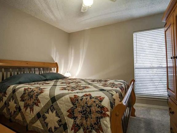 3rd image of 900 Old Mill Cir