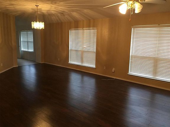 2nd image of 3001 Dorothy Ln