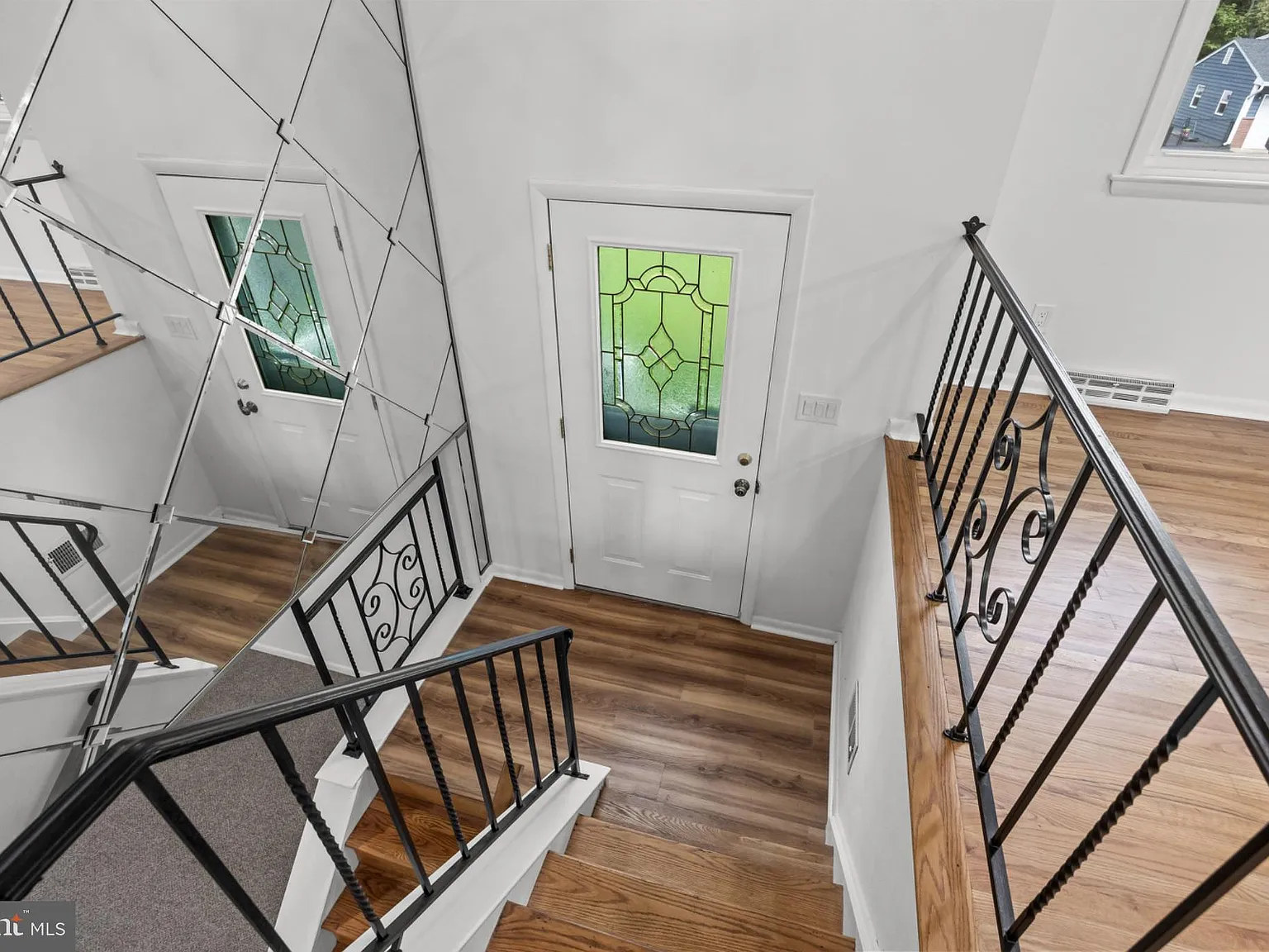 4 bed, 1.5 bath, 1432 sqft, $2,900 — Photo 4