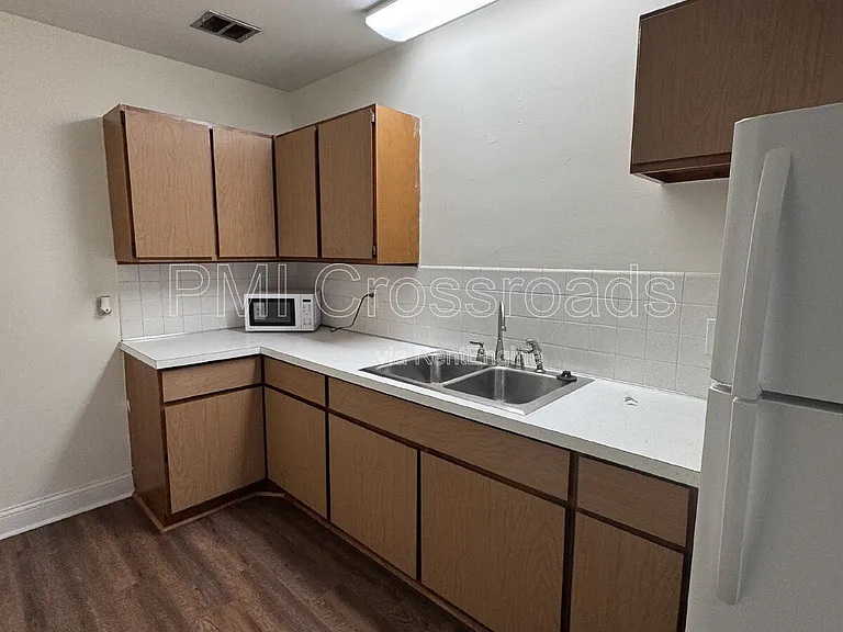 2323 Newton St #20 — Photo 1