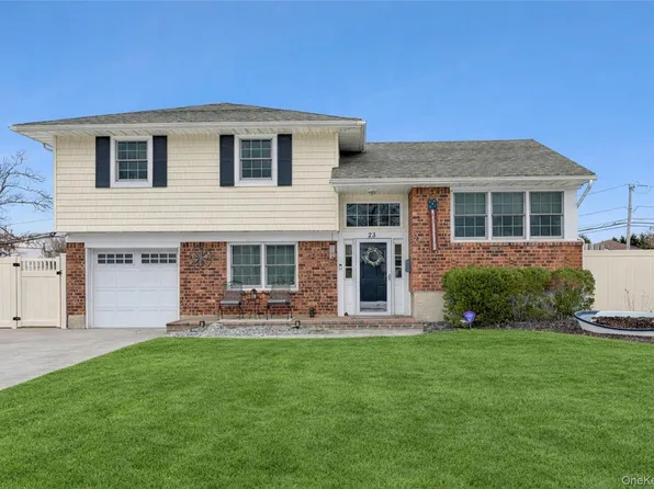 23 Cynthia Lane, East Islip, NY 11730