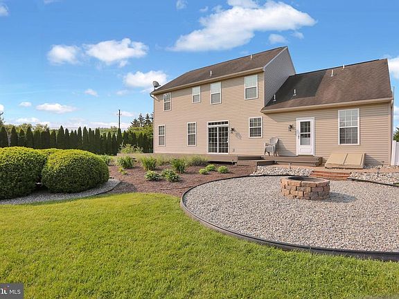 2nd image of 14 Mallow Ln