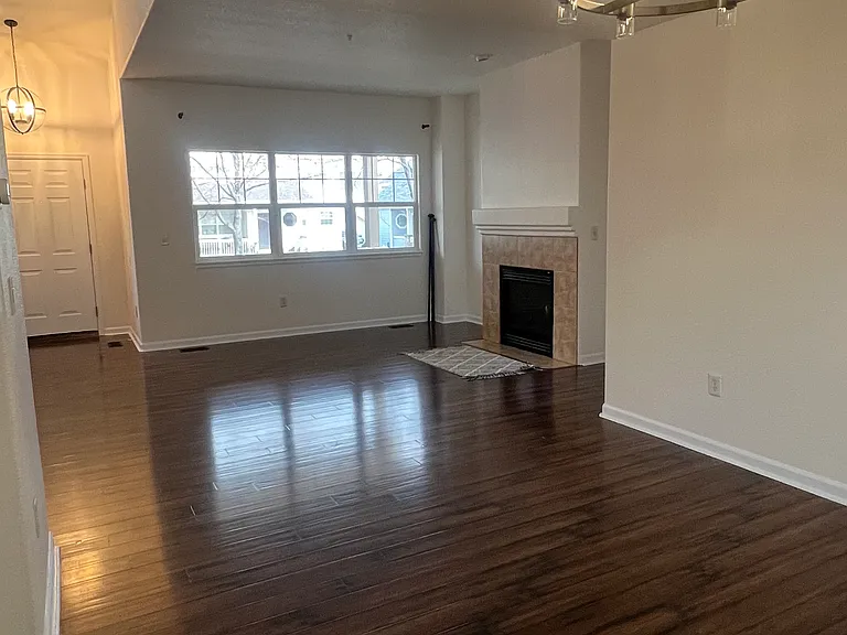 233 Harvest St — Photo 3