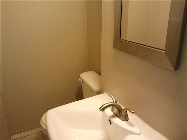 812 S. 11th Bath