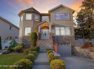 391 Ashland Ave, Staten Island, NY