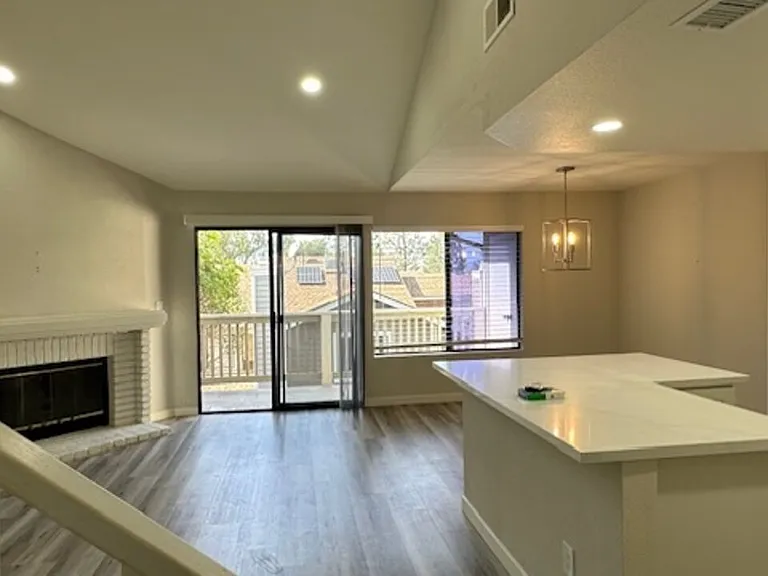 923 Lotus Cir — Photo 25