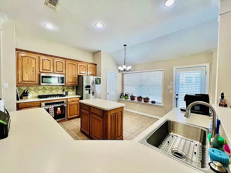 3929 Autumn Ln — Photo 8