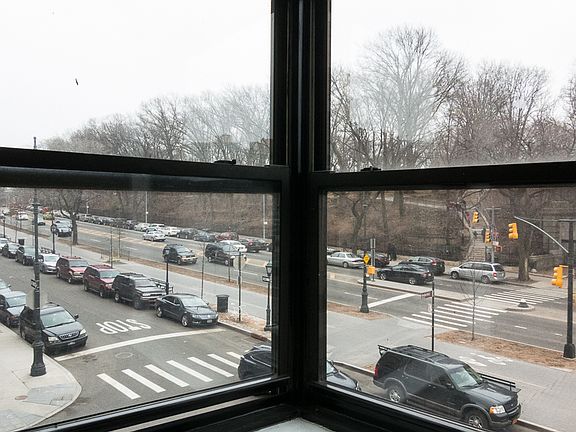3rd image of 55 Eastern Pkwy APT 2C