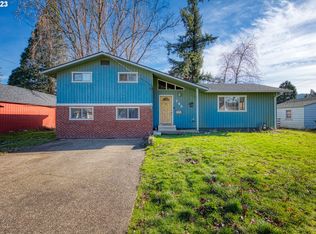 740 S 3rd St, Cottage Grove, OR 97424
