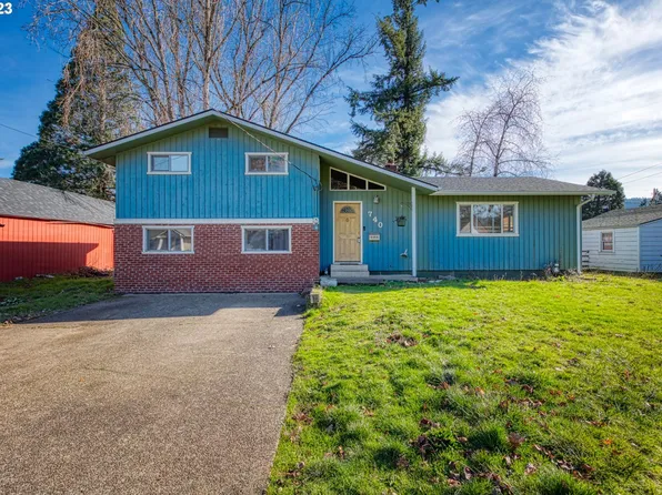 740 S 3rd St, Cottage Grove, OR 97424