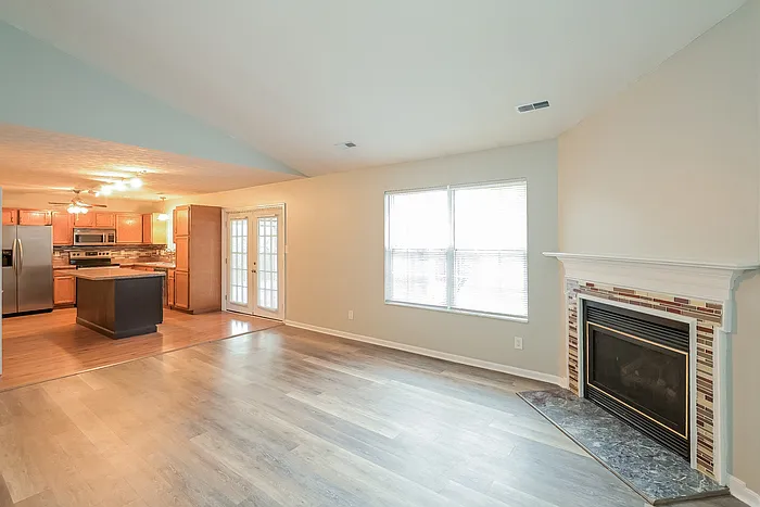 6460 Calloway Ct — Photo 2