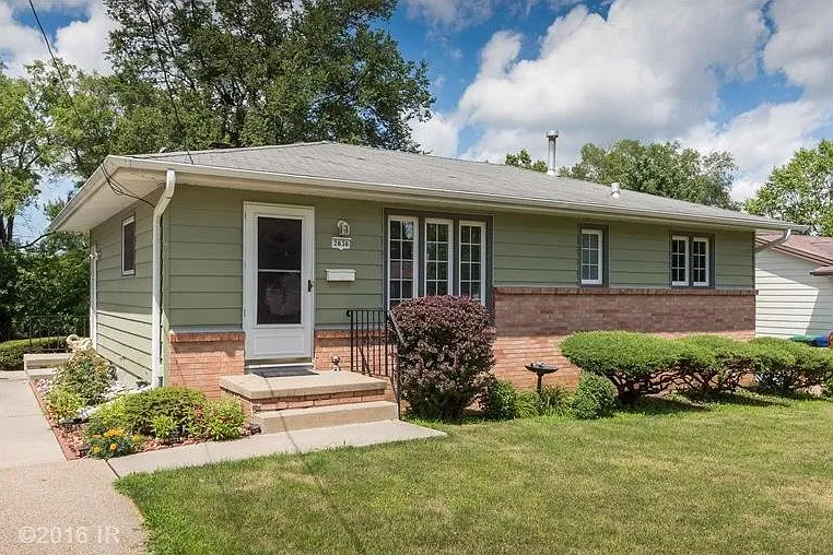 3 bed, 1500 sqft, $1,749 — Photo 2