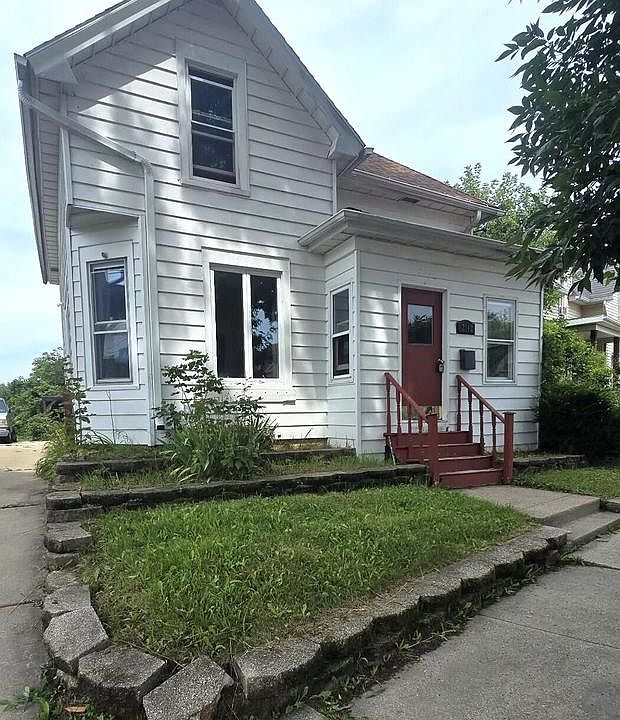 1st image of 2042 Carmel AVENUE