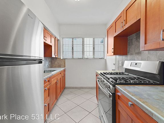 5th image of 541 16th St APT 1