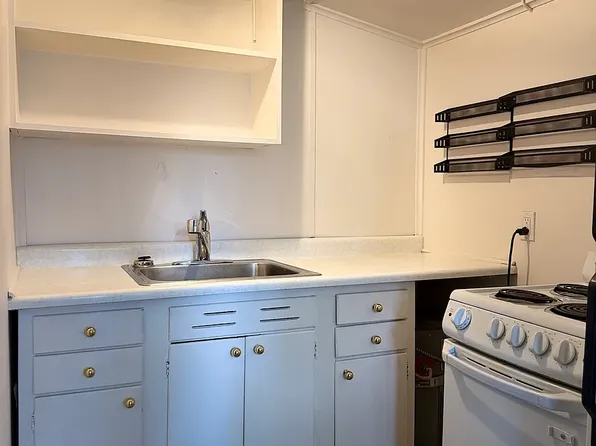 431 W 2nd St #5, Yachats, OR 97498