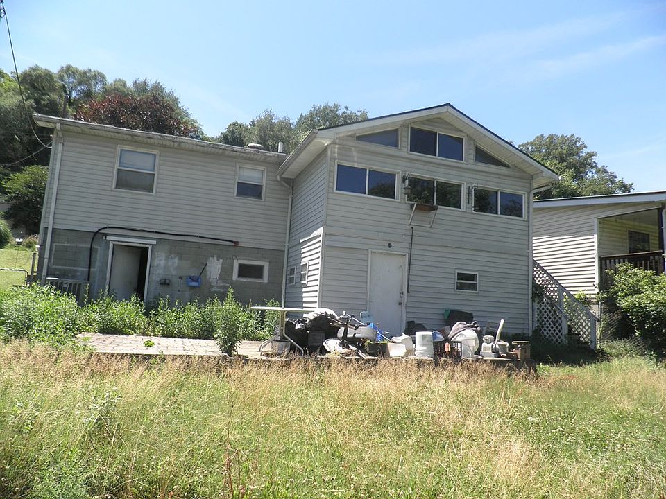 2nd image of 2721 County Rd