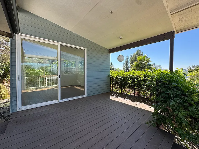 3050 Knob Dr — Photo 7
