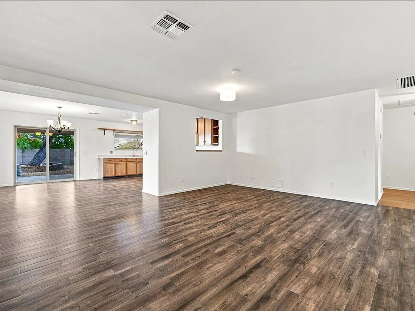 Beautiful 3-Bedroom Home | Solar Panels | Hardwood Flooring | Large Enclosed Backyard — Photo 2