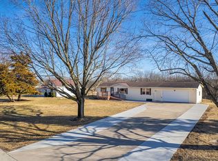 119 Hilltop Rd, Columbus Junction, IA 52738