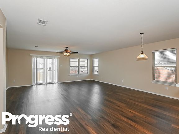 3rd image of 503 Tunnel St