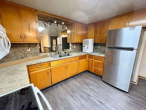 5th image of 3630 Colebrook Rd #3