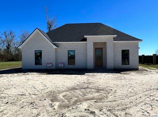 179 Le Belle Maison Dr, Raceland, LA 70394