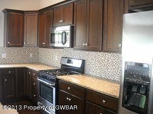 5th image of 17 Somerset Dr