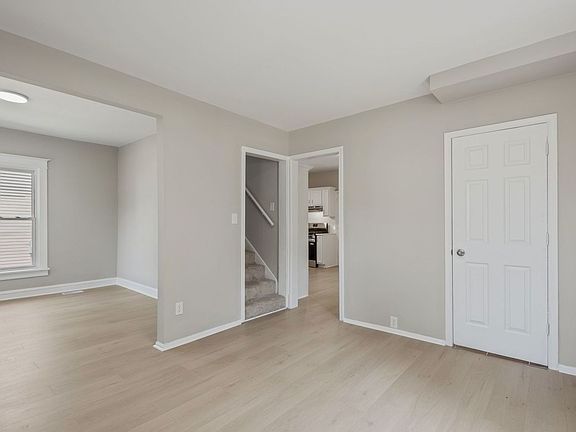 4th image of 780 S Elm Ave