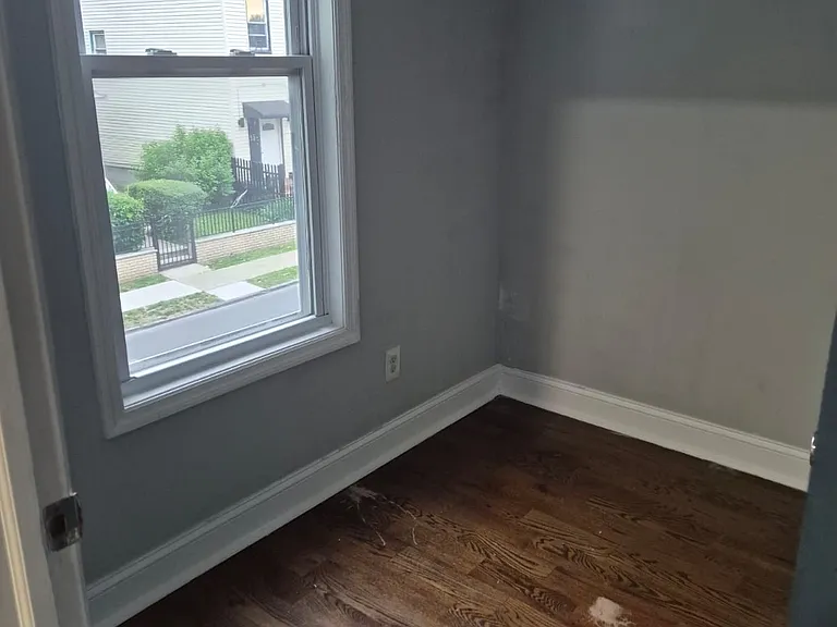 8 William St #2 — Photo 1