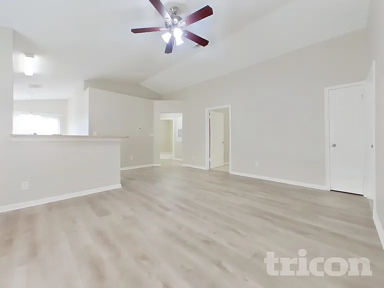 3135 Kelling St — Photo 3