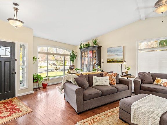 4th image of 22804 E Settler Dr