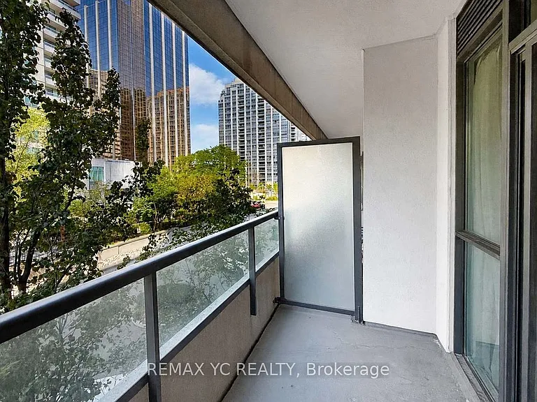 35 Hollywood Ave #216 — Photo 12