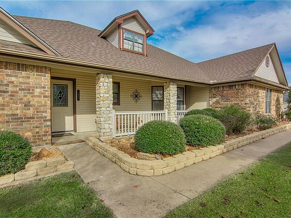 2nd image of 205 Schreiber Dr
