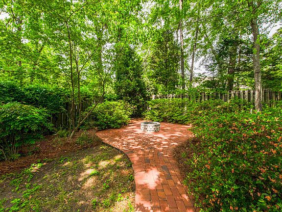 5th image of 1315 Willow Woods Dr
