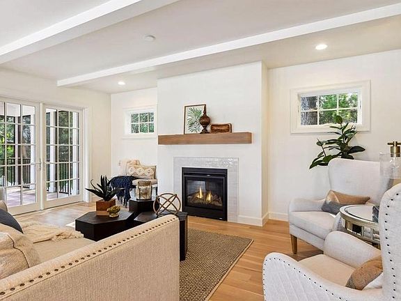 4th image of 101 Center St