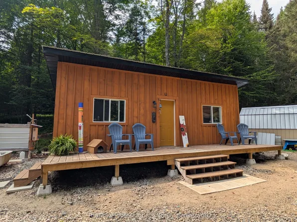 22 Mill Rd, South River, ON P0A 1X0