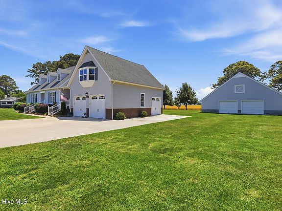 2nd image of 215 Bayshore Drive