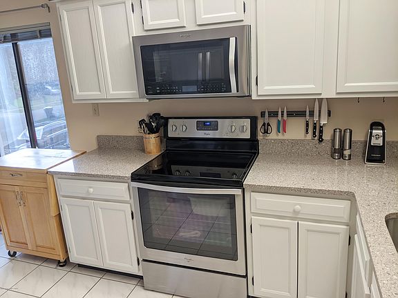 3rd image of 3556 Muirfield Dr #3
