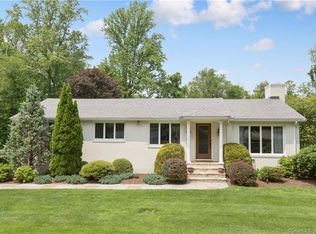 340 Stonehouse Rd, Trumbull, CT 06611