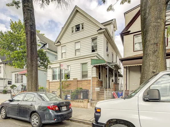 3763 99th St, Corona, NY 11368