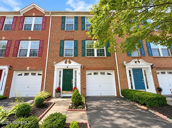 61 Saxton Rd, Farmingdale, NJ 07727