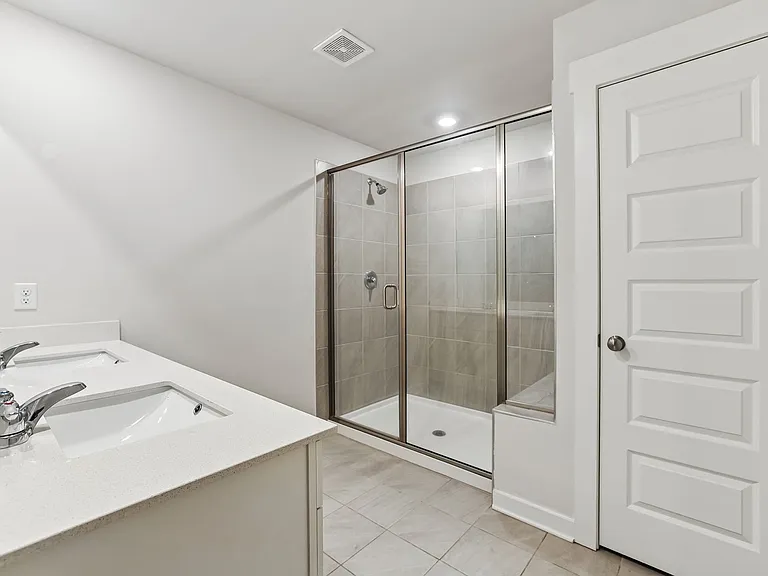 1615 Medinah Ln — Photo 41