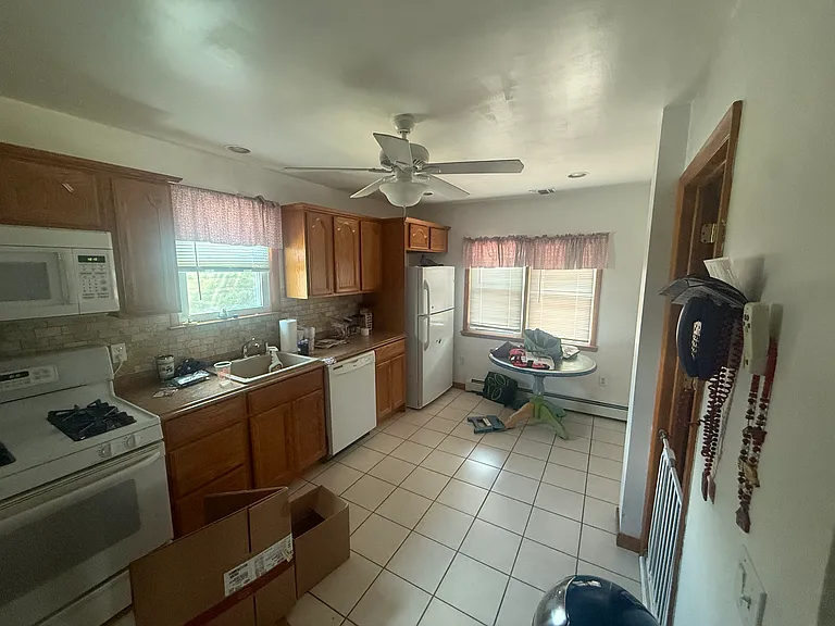 1240 Livingston Ave #1 — Photo 2
