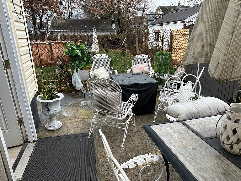 270 N One Street Ave — Photo 45