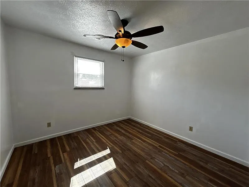 2 bed, $650 — Photo 3