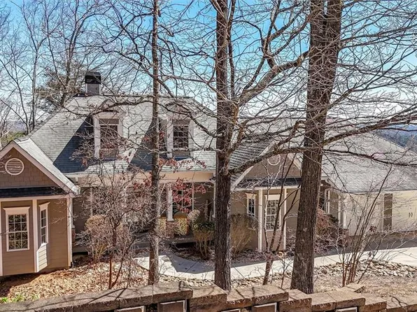 805 Lake Arrowhead Dr, Waleska, GA 30183