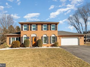 17 Raspberry Dr, Mechanicsburg, PA 17050