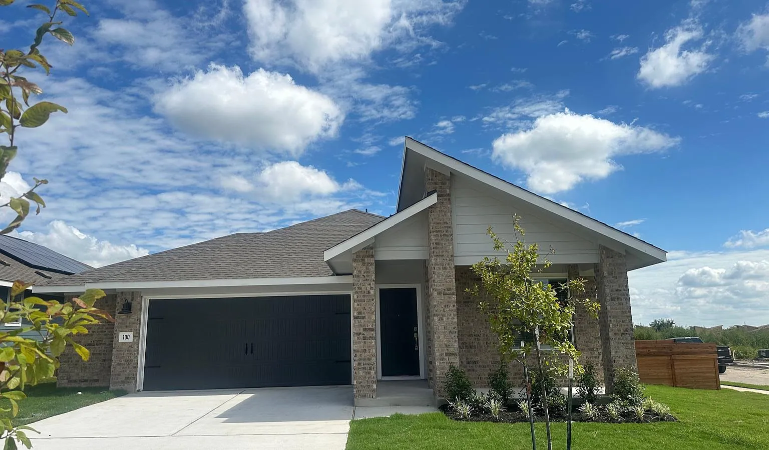 4 bed, 2022 sqft, $2,550 — Photo 3