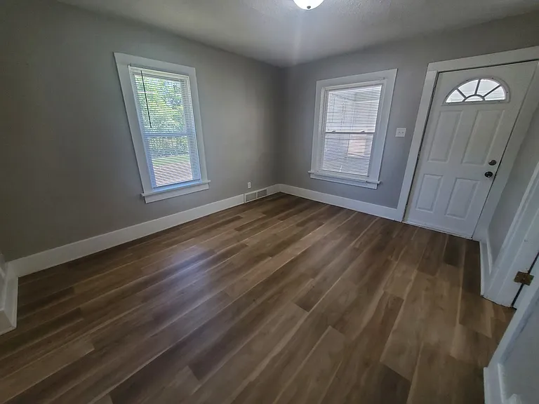 150 E Douglas Ave — Photo 12